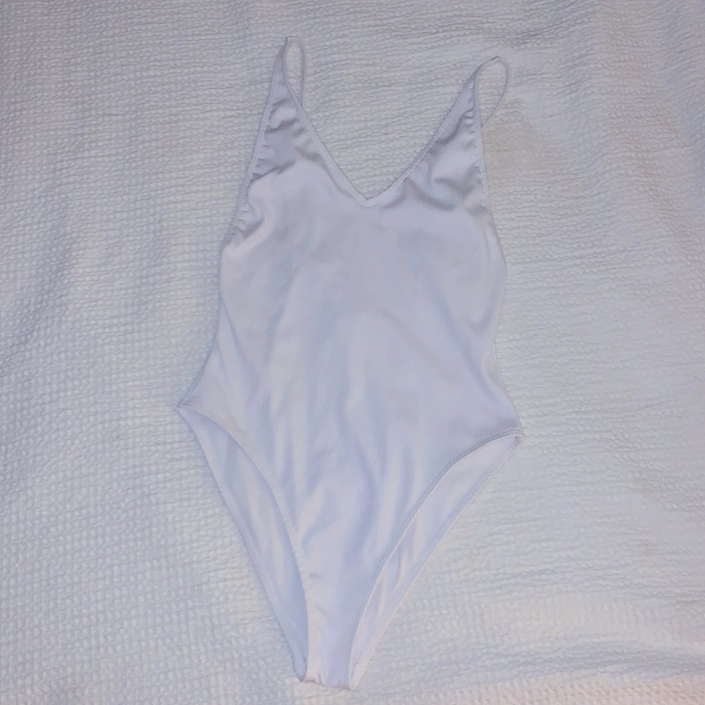 NEW Never Worn White Forever 21 S One-Piece Swimsuit
